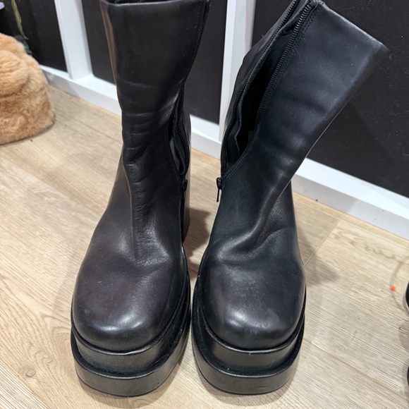 Steve Madden Cobra Platform Booties - size 10 Black Leather - Picture 2 of 4